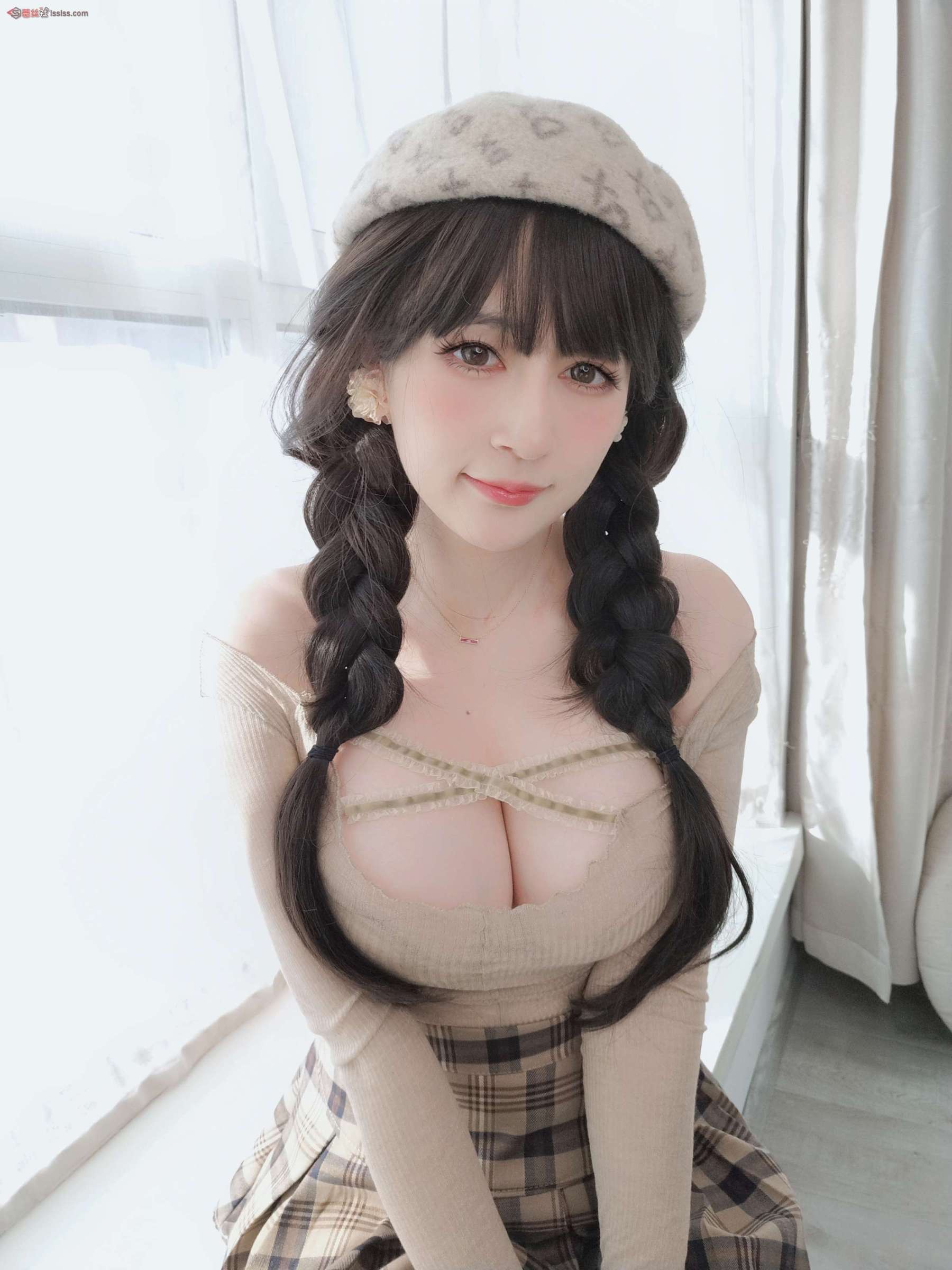 https://www.lss77.com/wp-content/uploads/2023/09/1694756512-d2490f048dc3b77-1800x2400.jpg
