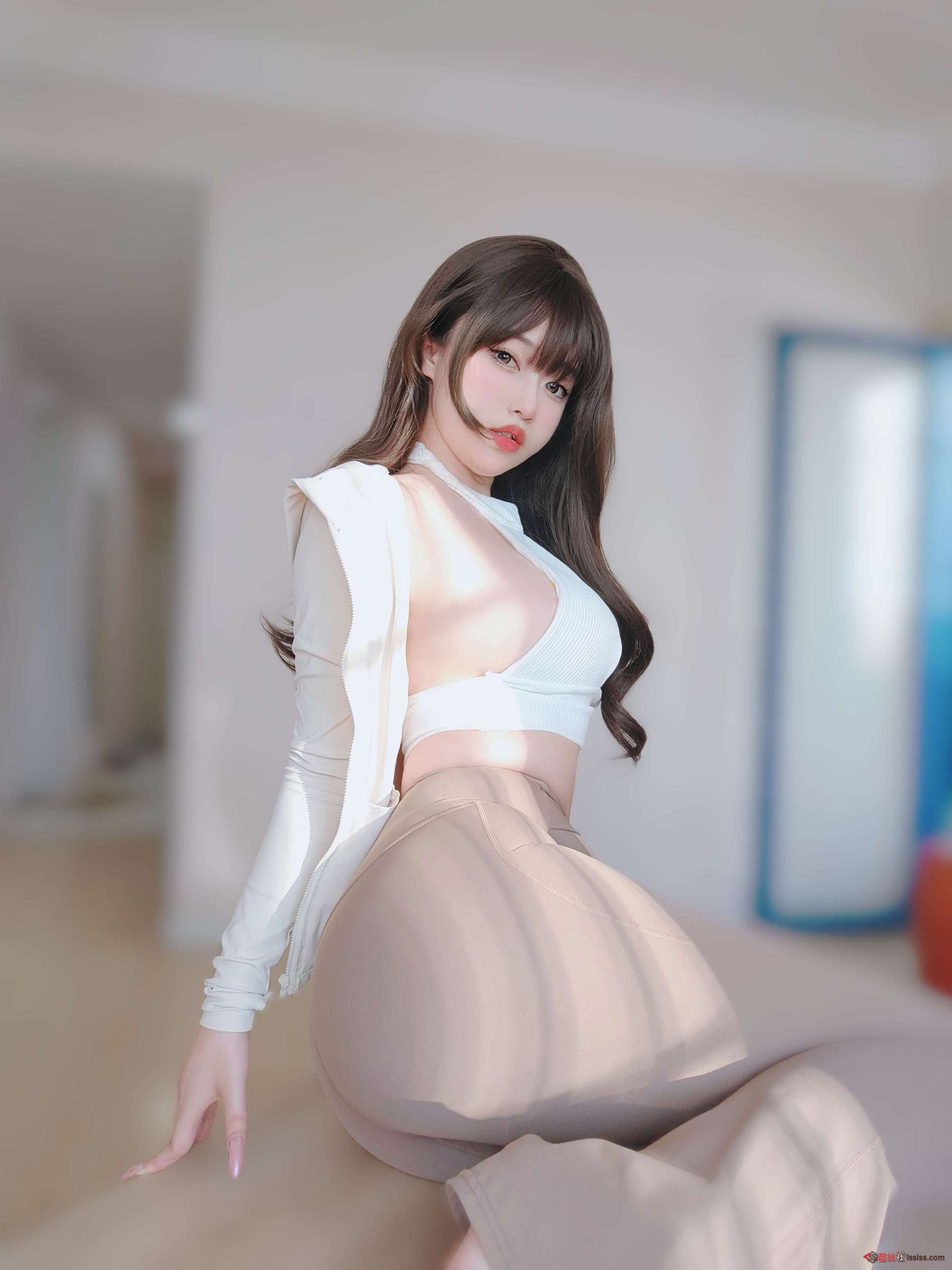 https://www.lss77.com/wp-content/uploads/2023/10/1696588189-9e94b15ed312fa4-1800x2400.jpg