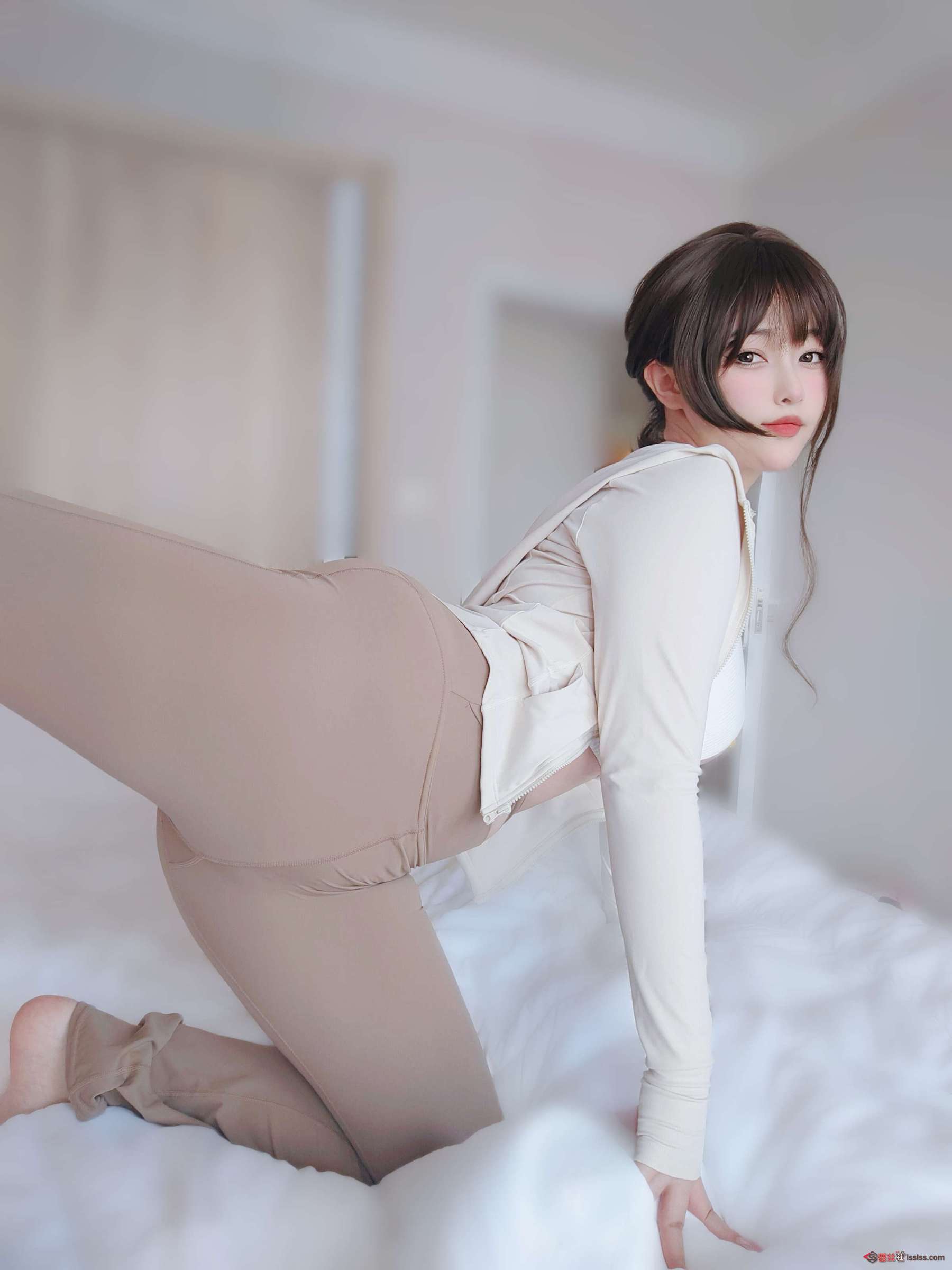 https://www.lss77.com/wp-content/uploads/2023/10/1696588691-18230e1fb6e5dd3-1800x2400.jpg