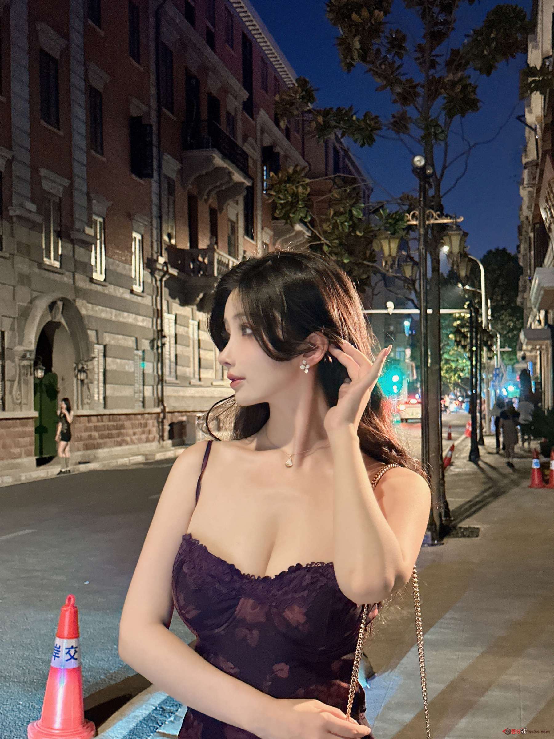 https://www.lss77.com/wp-content/uploads/2023/10/1697196125-a27ef1c79c867d6-1800x2400.jpg