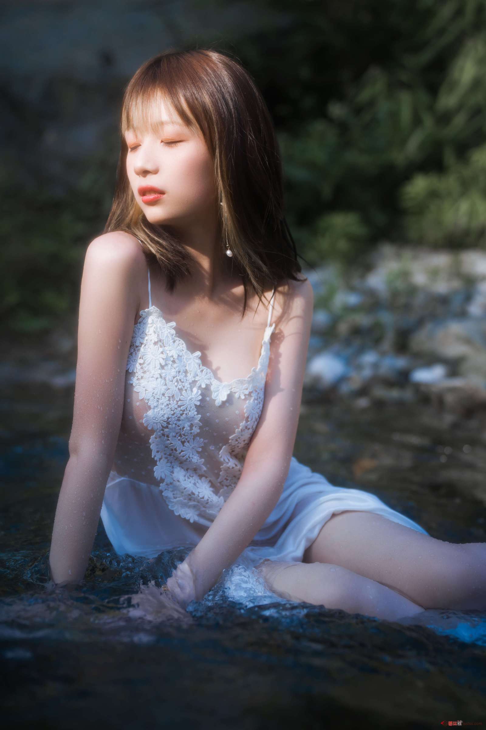 https://www.lss77.com/wp-content/uploads/2023/10/1698406319-e1eee5e2b42d454-1600x2400.jpg