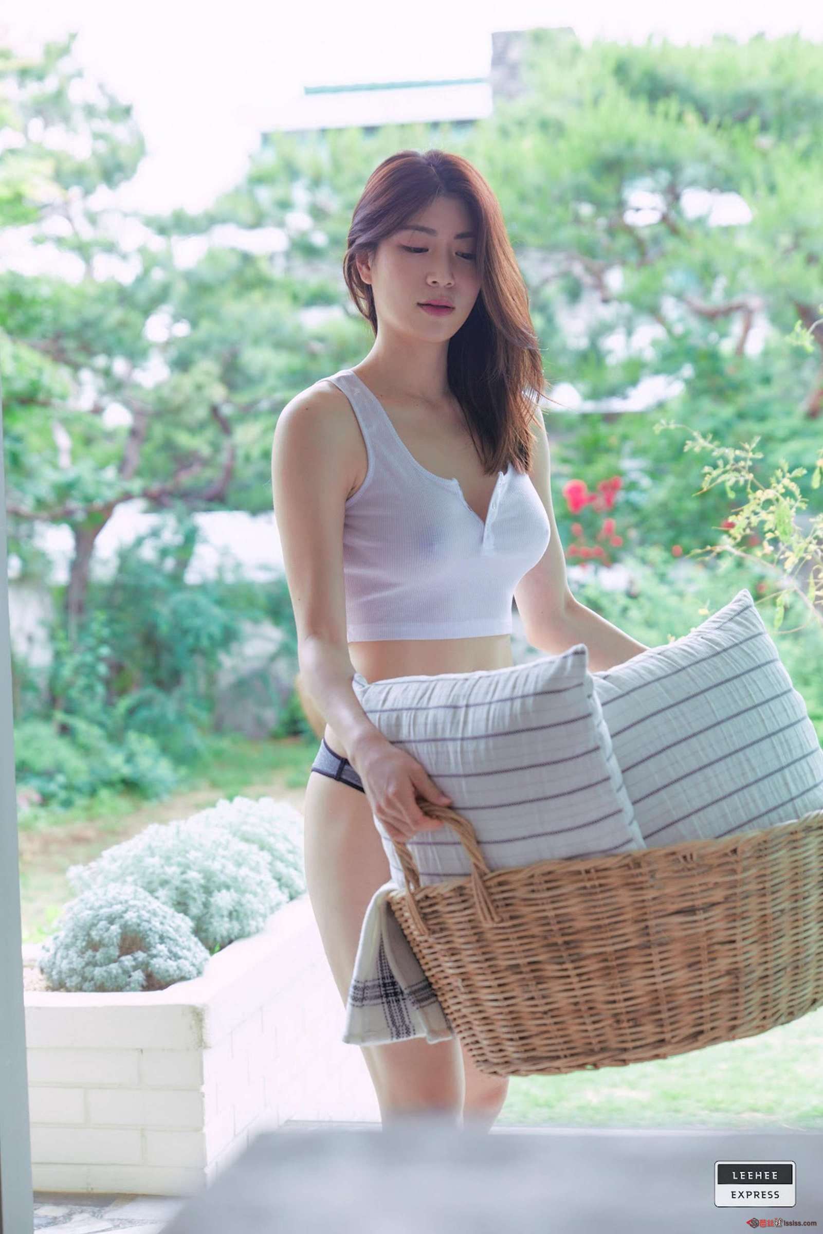 https://www.lss77.com/wp-content/uploads/2023/10/1698576254-540bd55a2cf295b-1601x2400.jpg