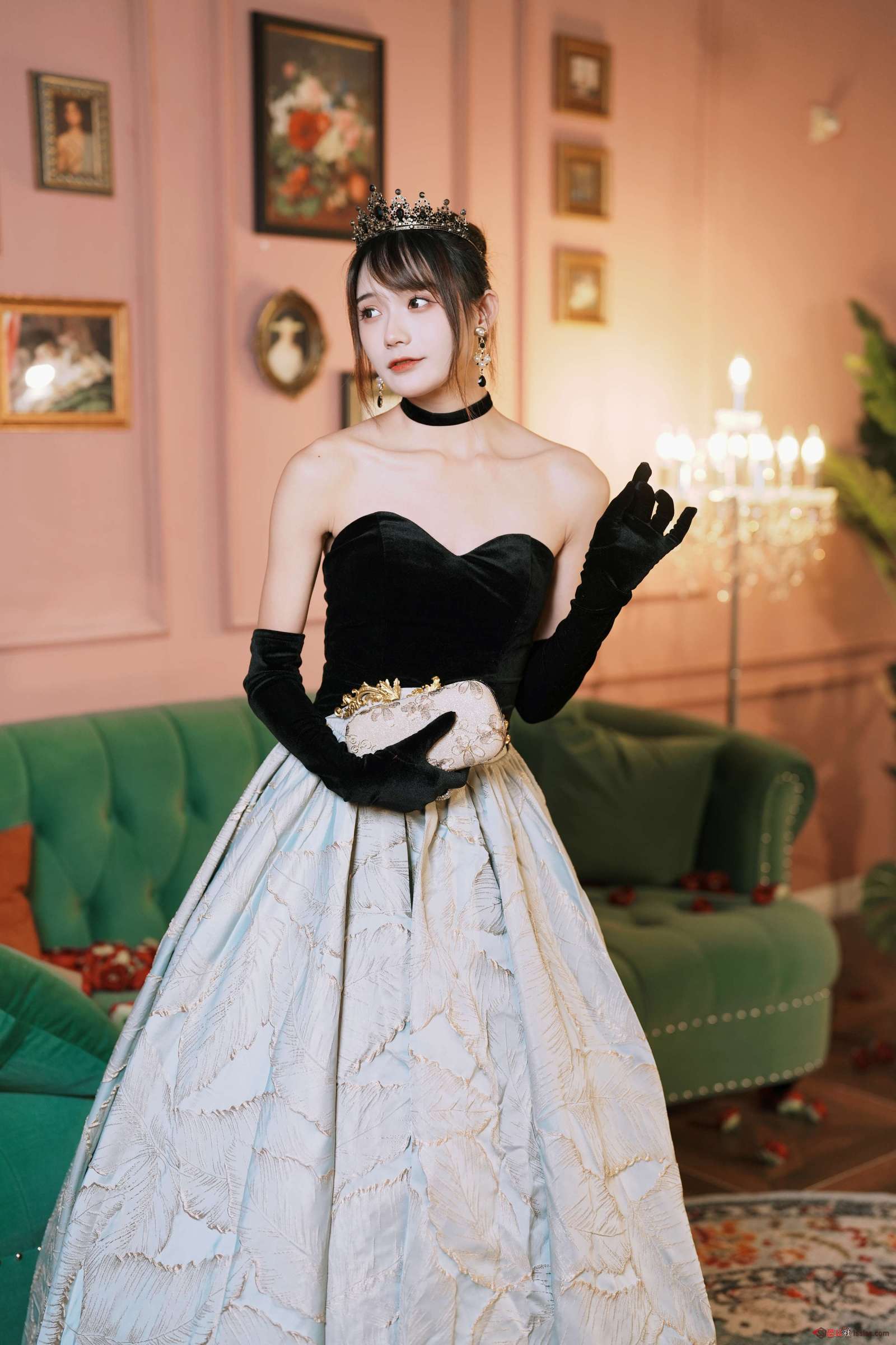 https://www.lss77.com/wp-content/uploads/2023/11/1701323072-7f5144f962efde7-1600x2400.jpg