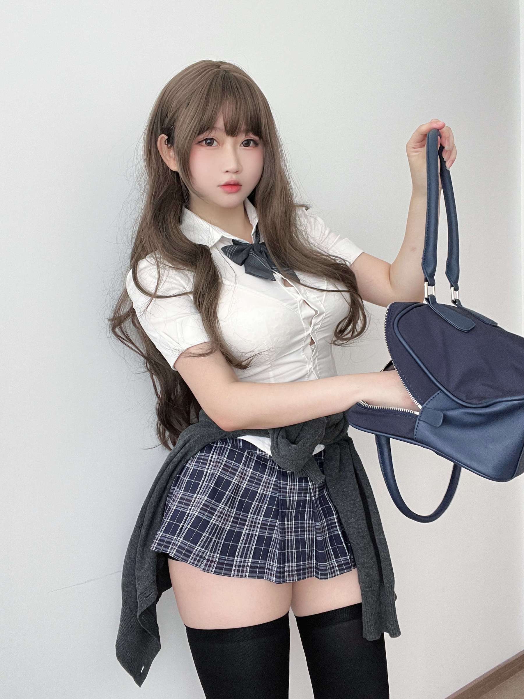 https://www.lss77.com/wp-content/uploads/2023/11/1701324924-dc5c7986daef50c-1800x2400.jpg