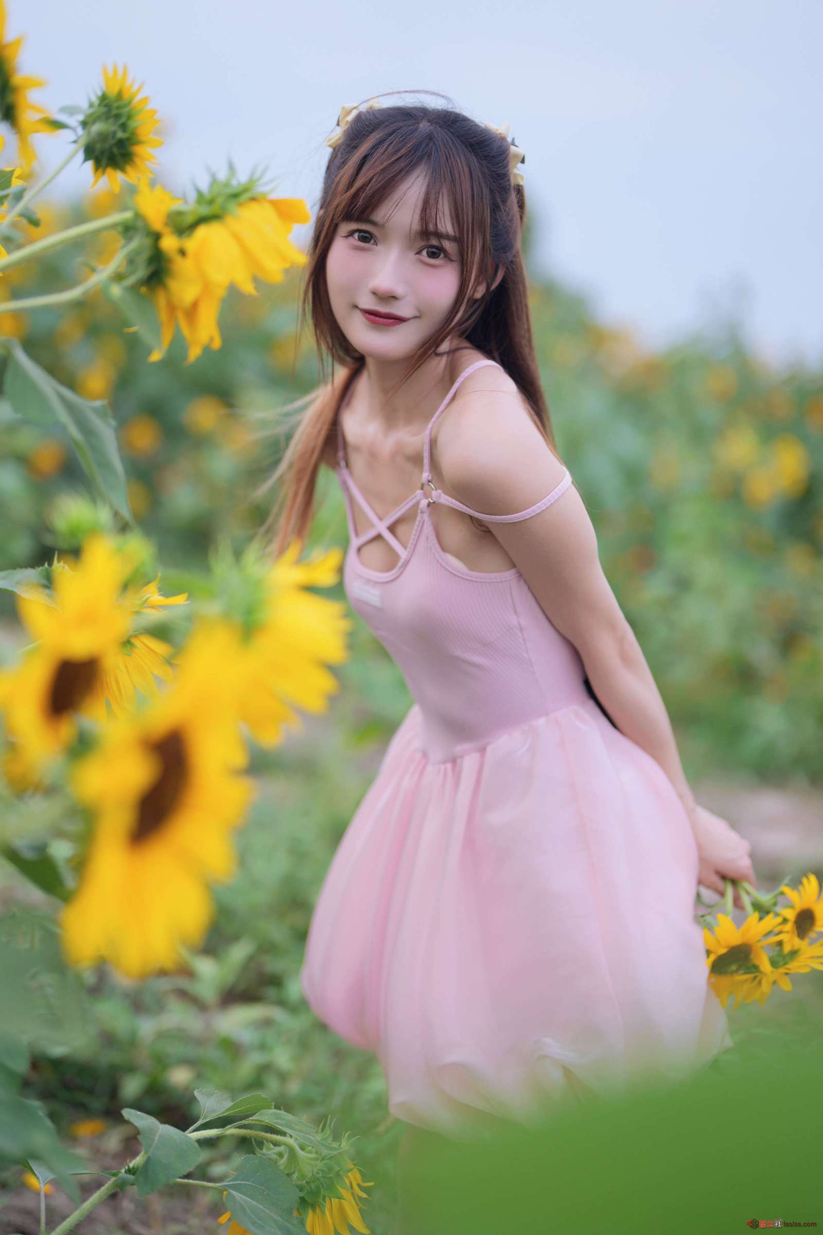 https://www.lss77.com/wp-content/uploads/2023/12/1703333026-96a3be3cf272e01-1600x2400.jpg
