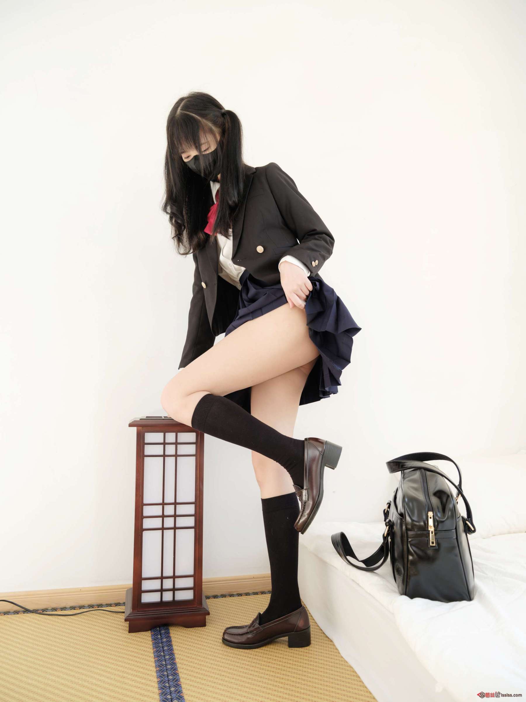 https://www.lss77.com/wp-content/uploads/2023/12/1703678653-2a452c50d7c60fb-1800x2400.jpg