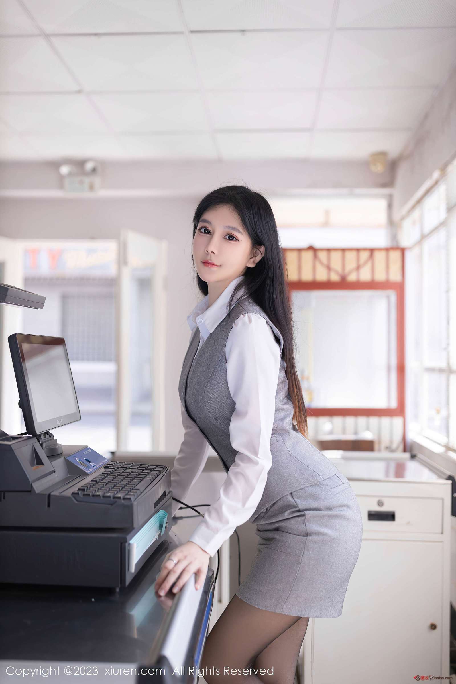 https://www.lss77.com/wp-content/uploads/2023/12/1703835541-fcd04e26e900e94-1600x2400.jpg