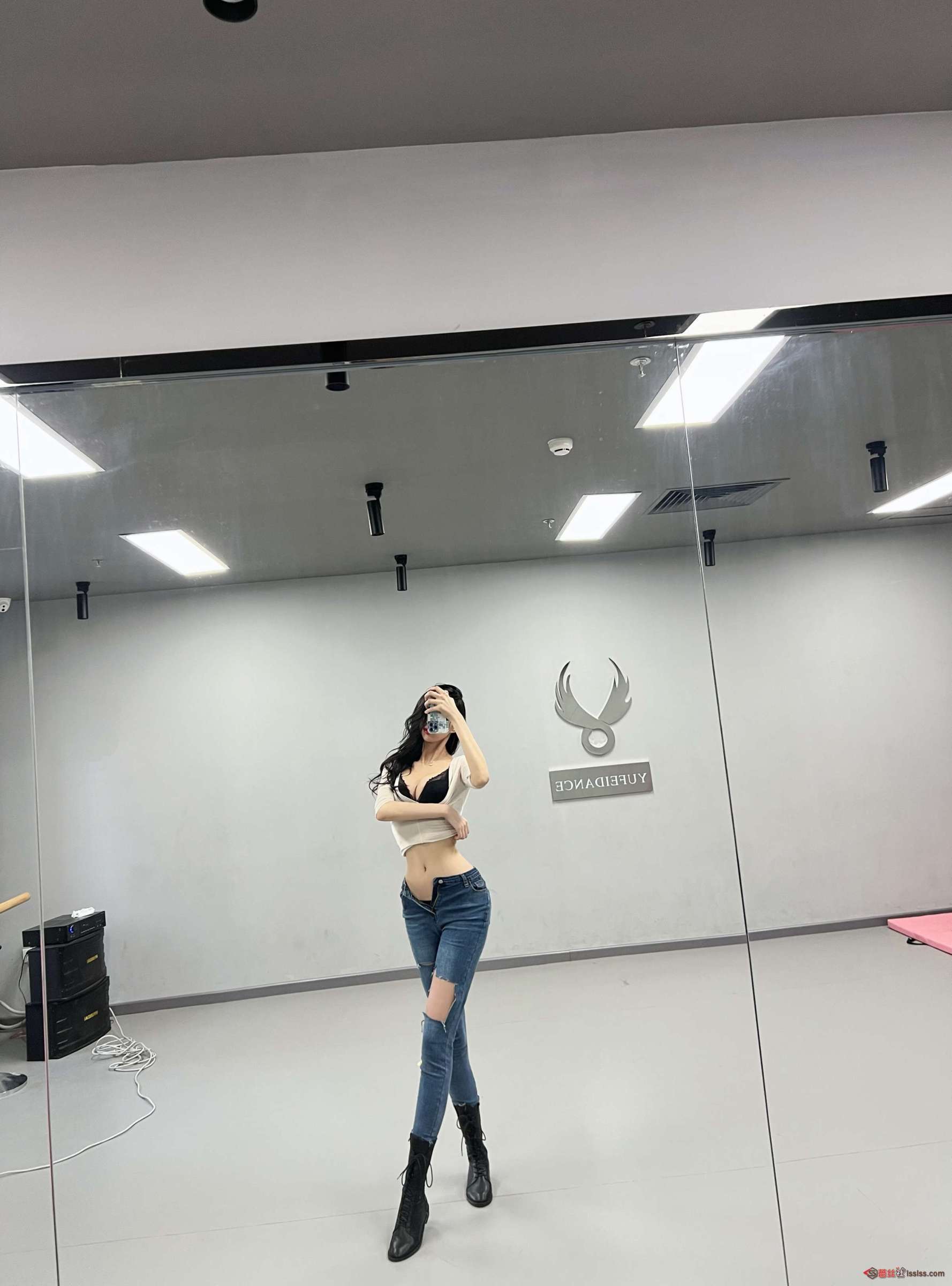 https://www.lss77.com/wp-content/uploads/2024/01/1705902949-e555ebe0ce426f7-1778x2400.jpg