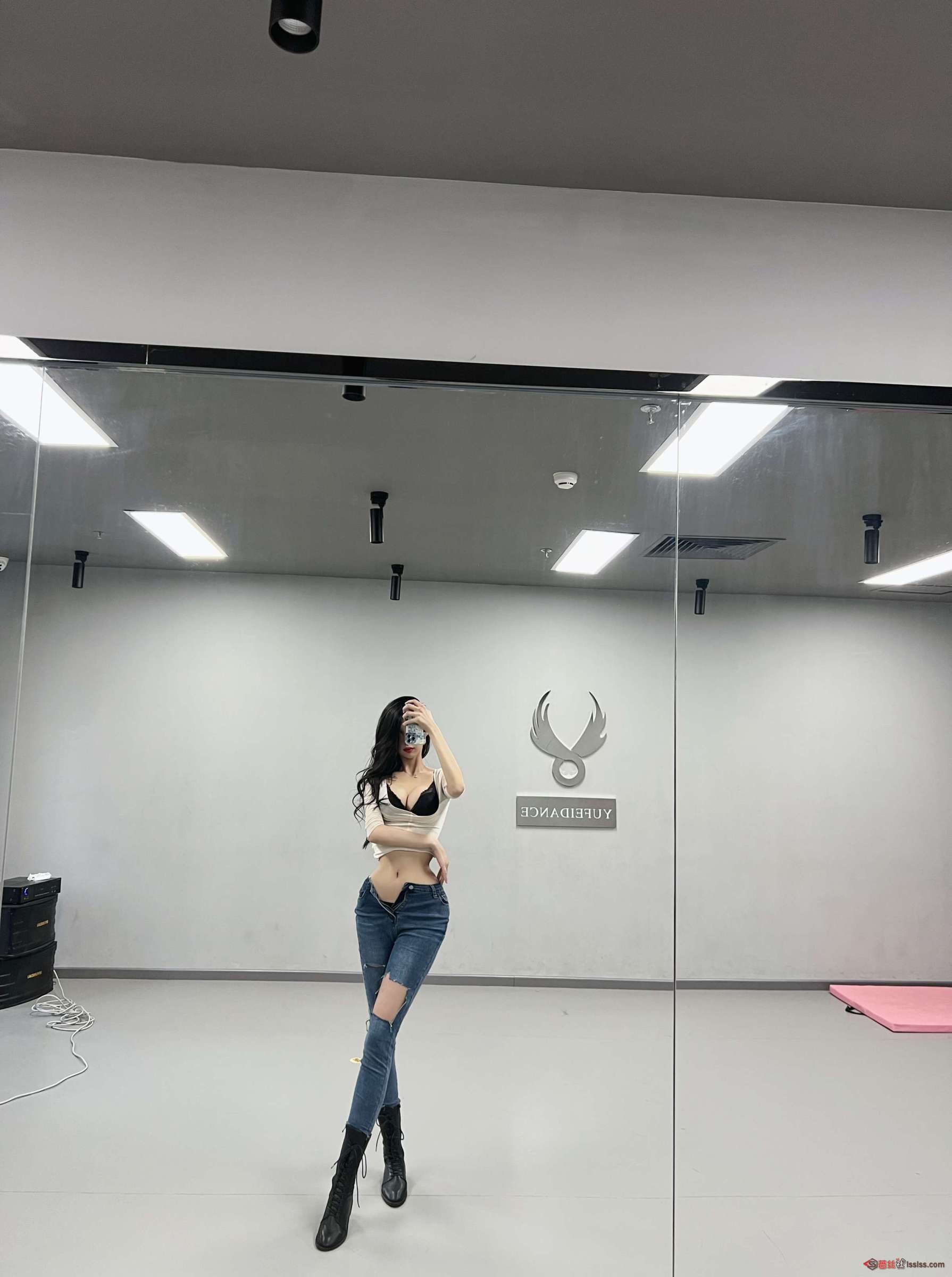 https://www.lss77.com/wp-content/uploads/2024/01/1705902989-0cb929eae7a499e-1790x2400.jpg