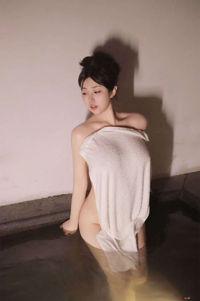 陈小花 – 泡澡 [50P138MB]