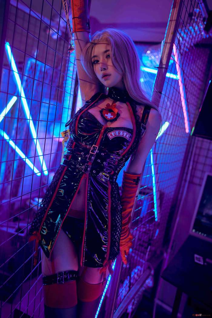 Shika小鹿鹿 – 特工护士 [28P163MB]