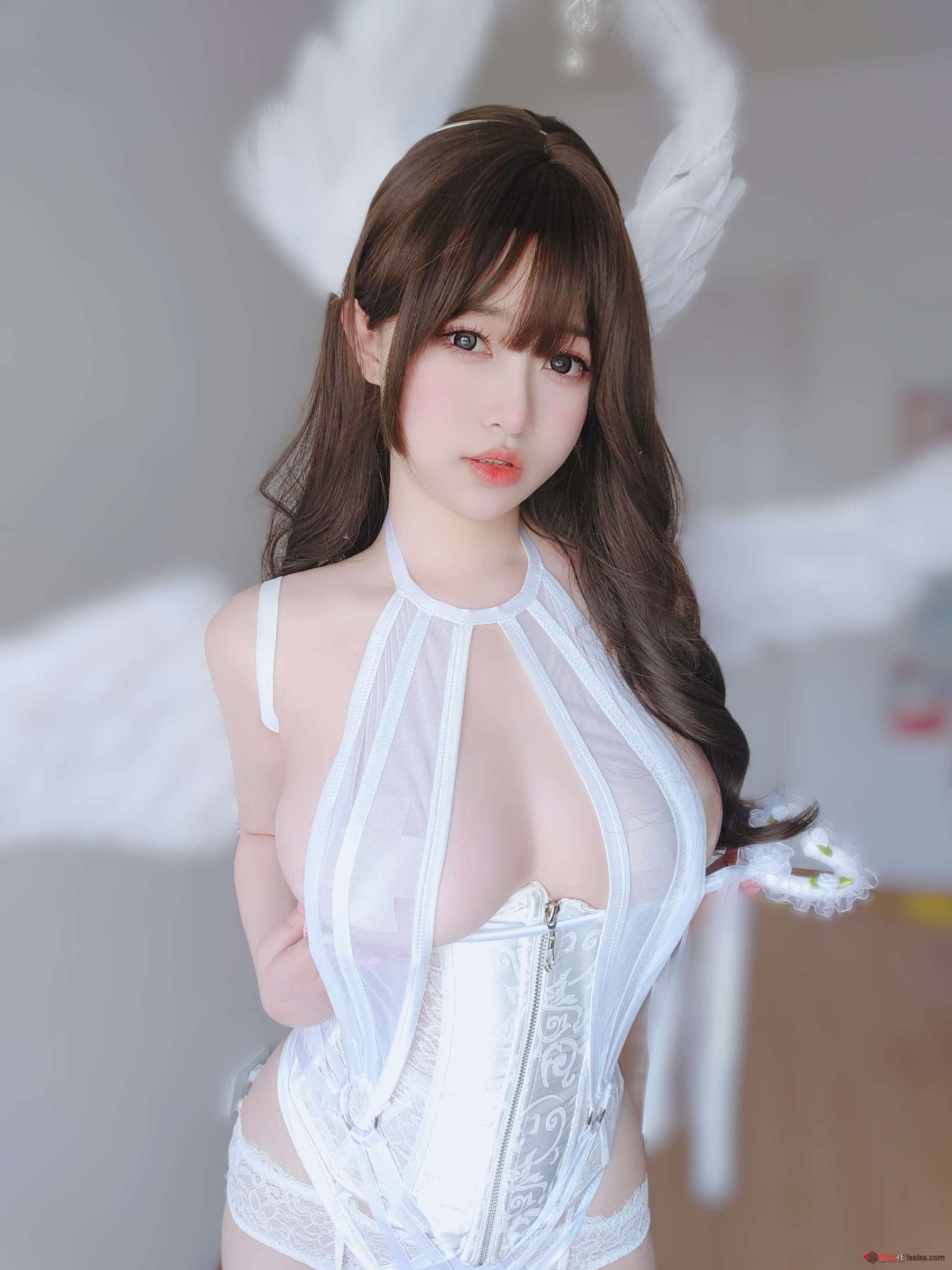 https://www.lss77.com/wp-content/uploads/2024/04/1711975909-45645a27c4f1adc-1800x2400.jpg