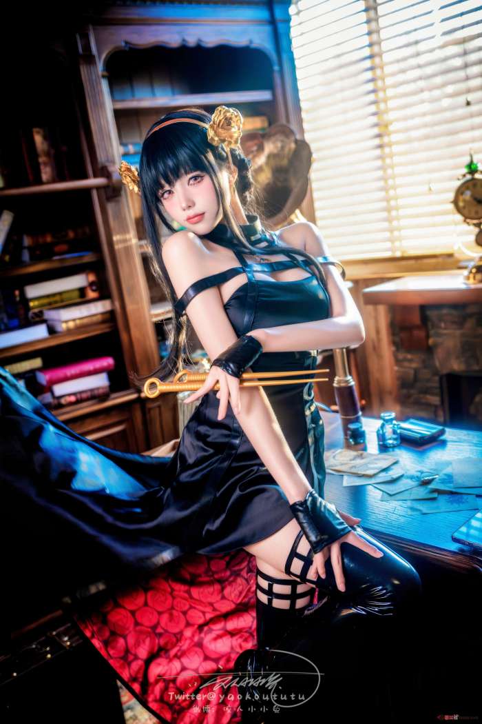 咬一口兔娘 –  24年3月作品 约尔太太 [80P1V1.18GB]