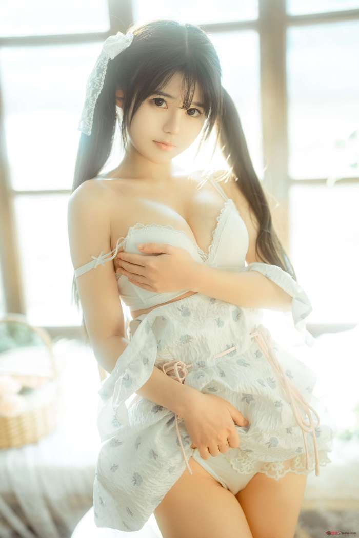 rua阮阮 – 花房 小裙子 [55P325MB]