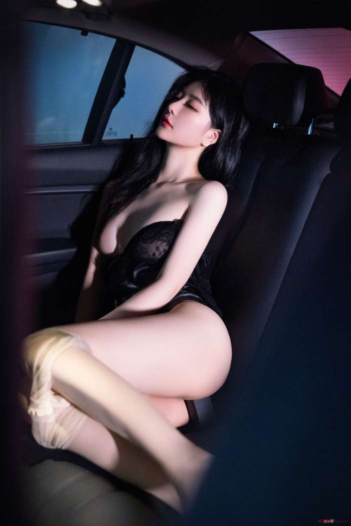 谢小蒽(幼幼) – [内购系列] – 御姐范 [98P3V1.17GB]