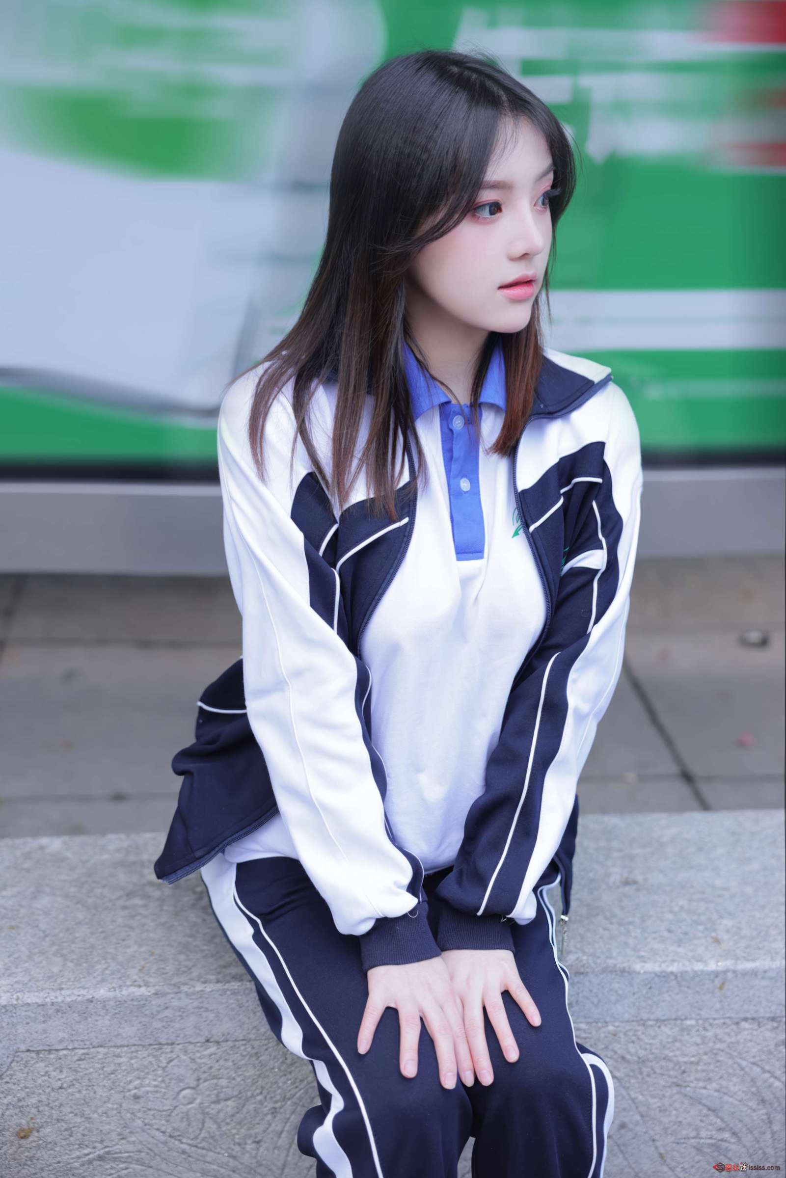 https://www.lss77.com/wp-content/uploads/2024/08/1723466813-2f55707d4193dc2-1601x2400.jpg