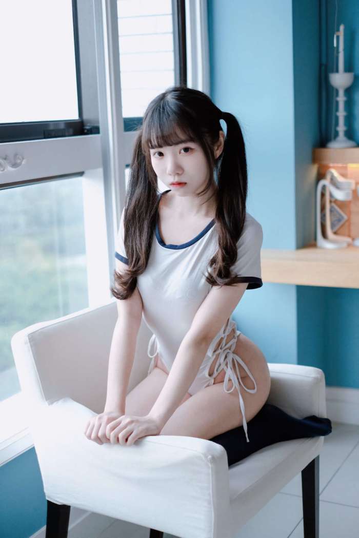 可可小白兔 –  體操服の女學生 [28P18MB]