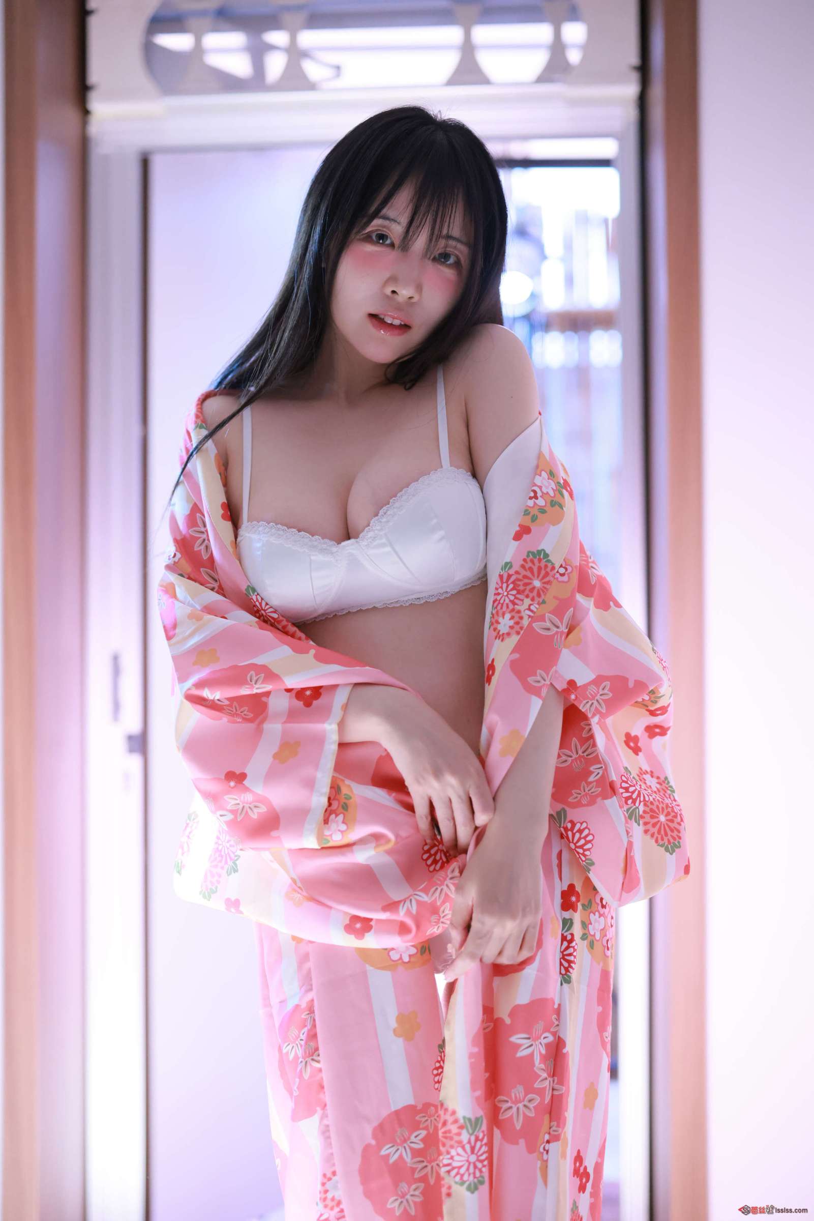 https://www.lss77.com/wp-content/uploads/2024/09/1726228236-a7228a7d885a3f0-1601x2400.jpg