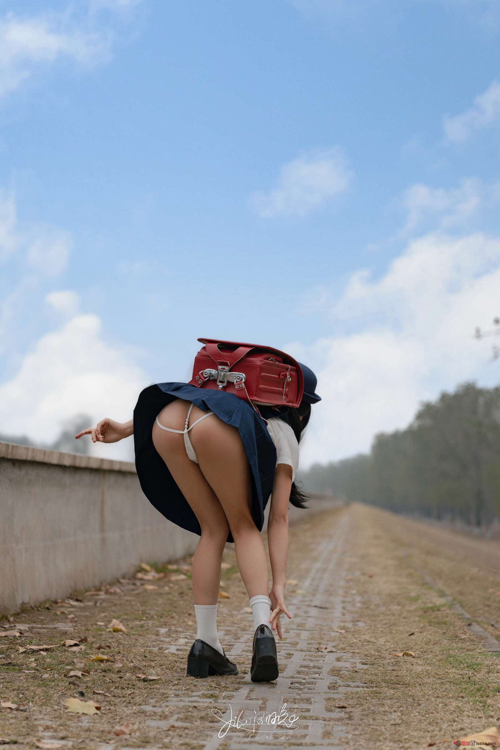 https://www.lss77.com/wp-content/uploads/2024/10/1728731912-ed1b95b0728d4e8-1600x2400.jpg