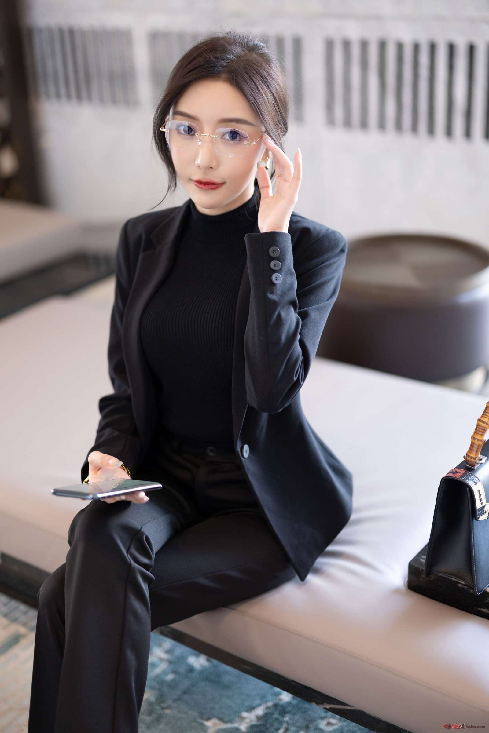 https://www.lss77.com/wp-content/uploads/2024/10/1729437034-d2490f048dc3b77-1600x2400.jpg