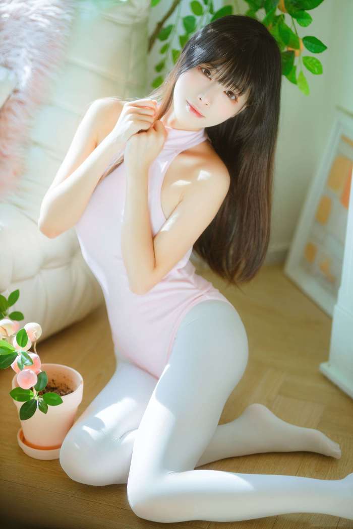 三無人型-白丝桃子 [60P132MB]
