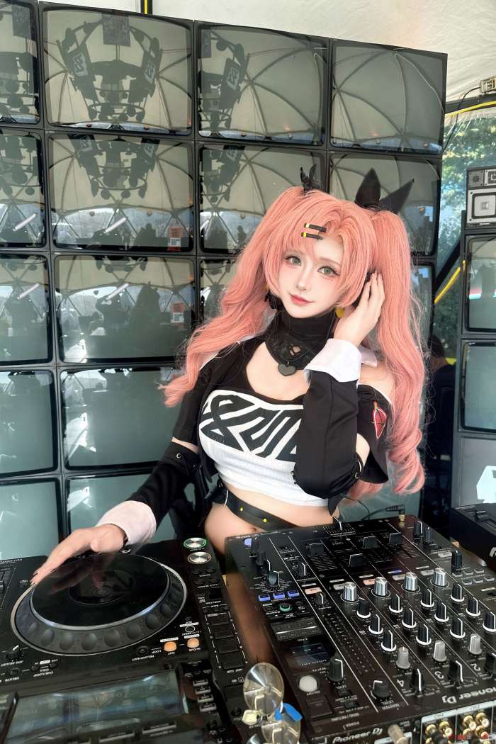 炼奶Mayoi – 绝区零 妮可 [13P142MB]