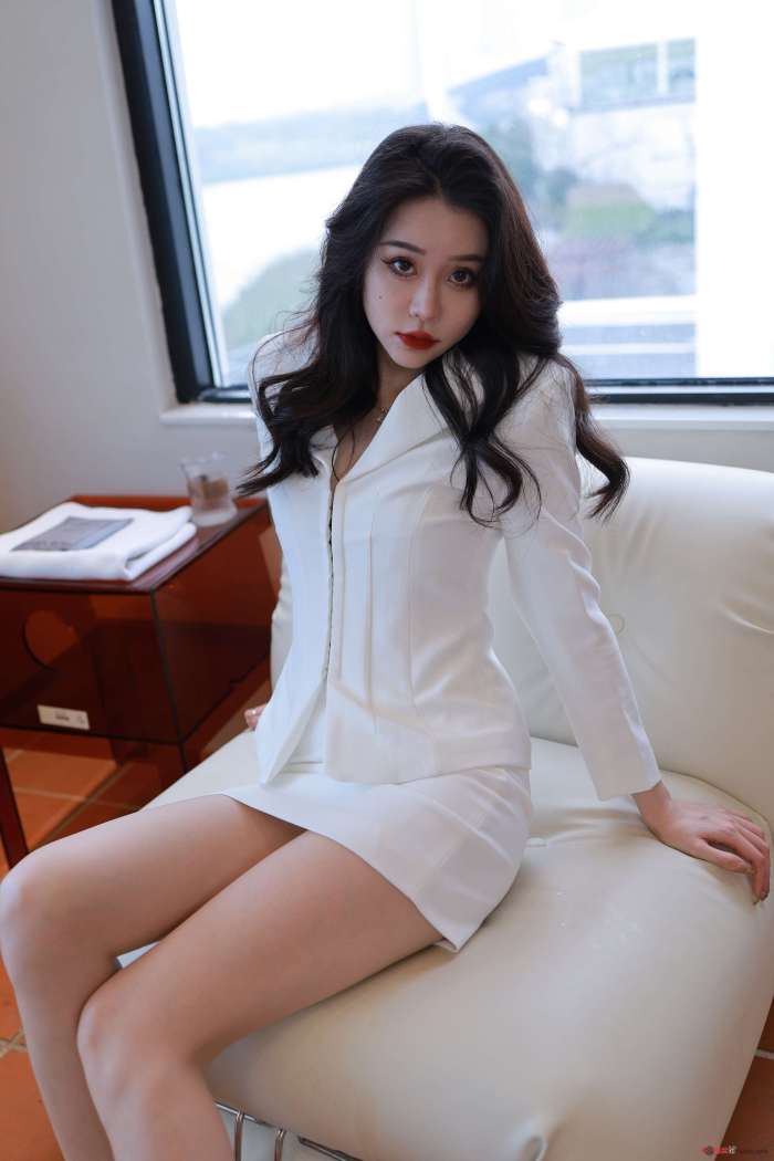 Sia不吃鱼 – 掩盖不了的性感 [97P1V1.2G]