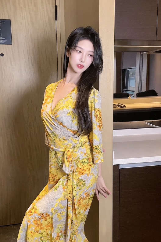 抖娘利世 – 出轨女友 [1V230MB]