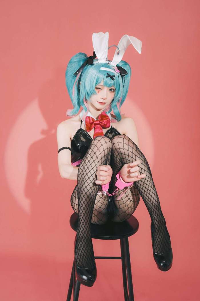 Kitaro_绮太郎 – 兔子洞[17P41MB]