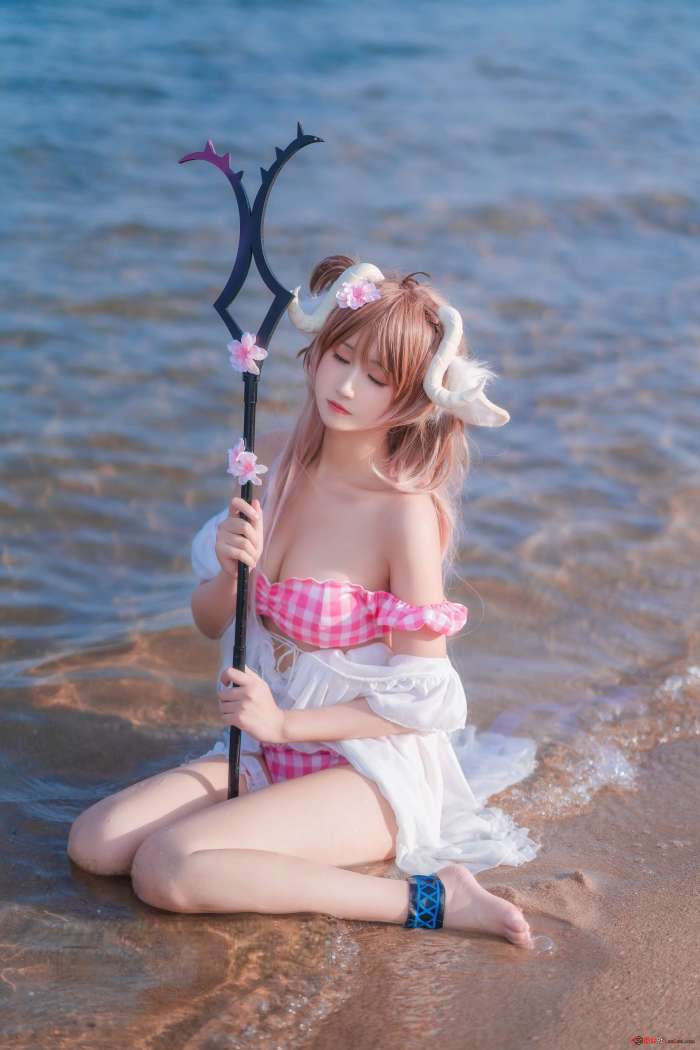 三度_69 – 小羊泳装 [17P-197M]