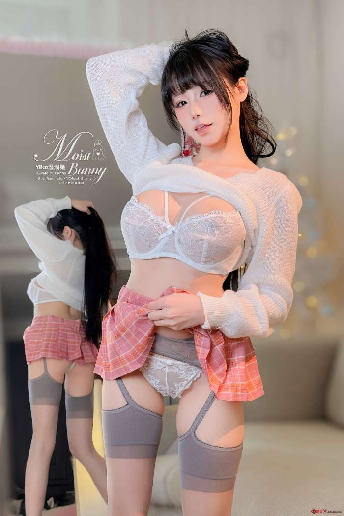 咬一口兔娘 – 情人节特辑『浪漫假日』自拍 [76P451MB]