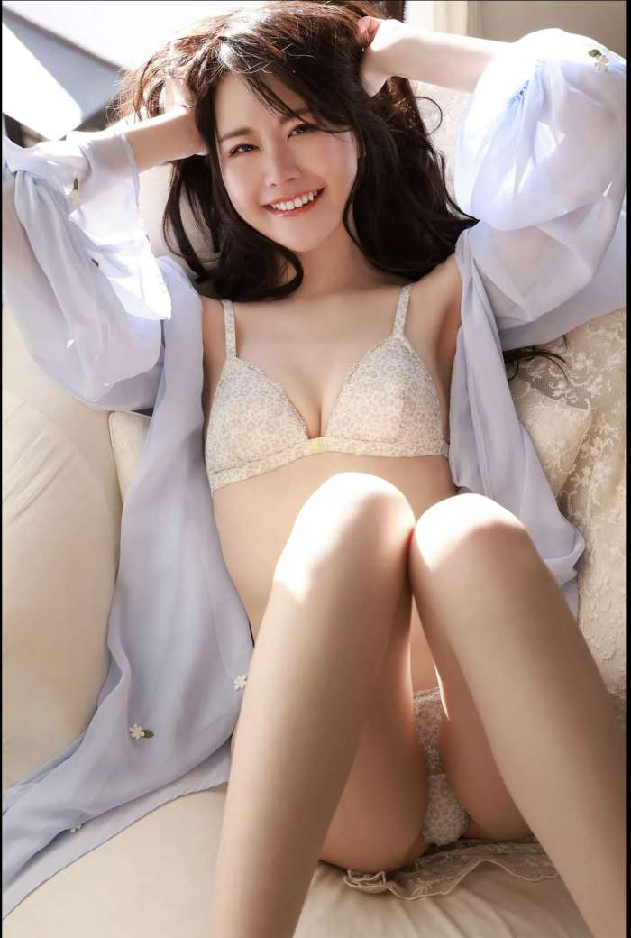 Todoroki-chan (轟ちゃん) – まさかの初裸身 Vol.1 [65P121MB]