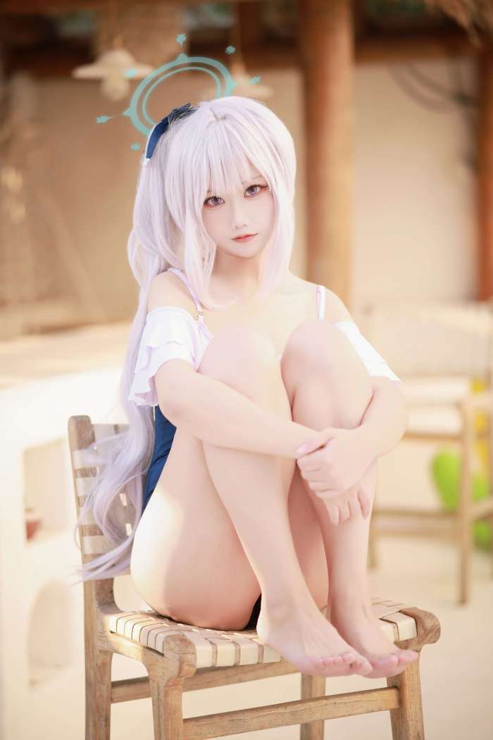 Lunananya – 宫子泳装 [20P40MB]