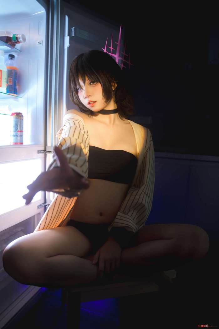 纸悦Etsu_ko – 美咲泳装 [28P227MB]