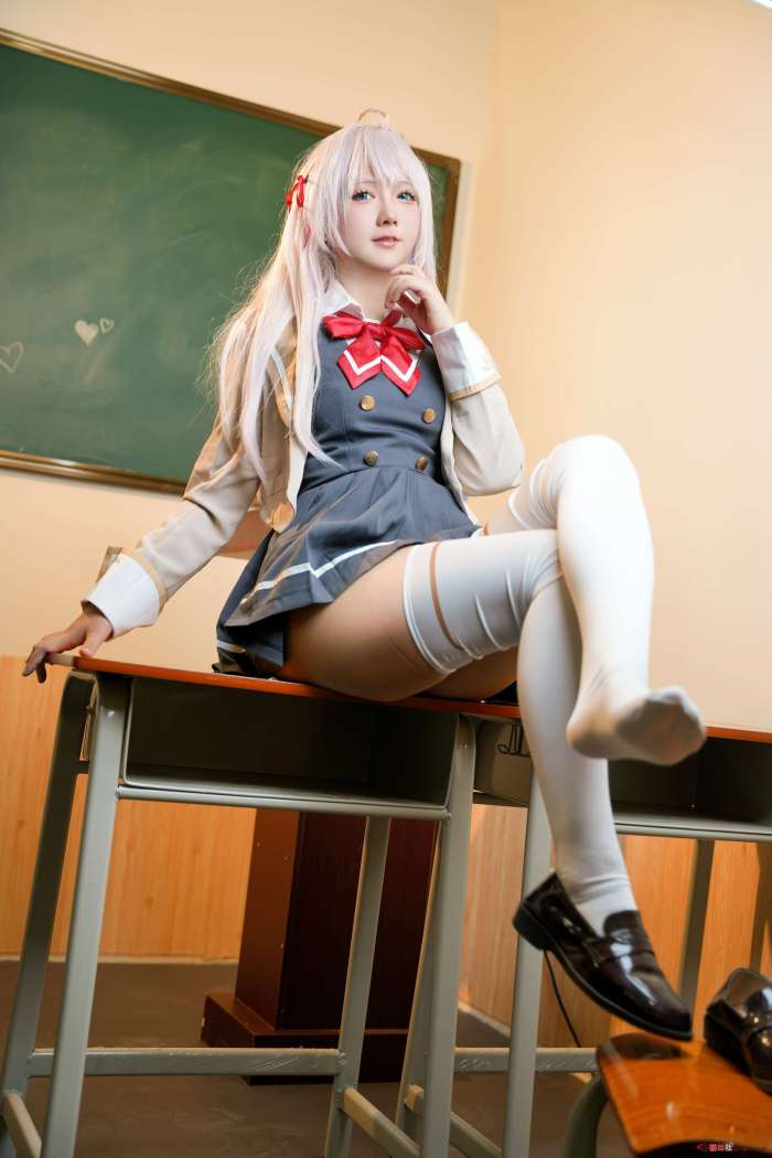 喜欢爱理吗 – 不时以俄语轻声遮羞的邻座艾莉同学 [30P136MB]