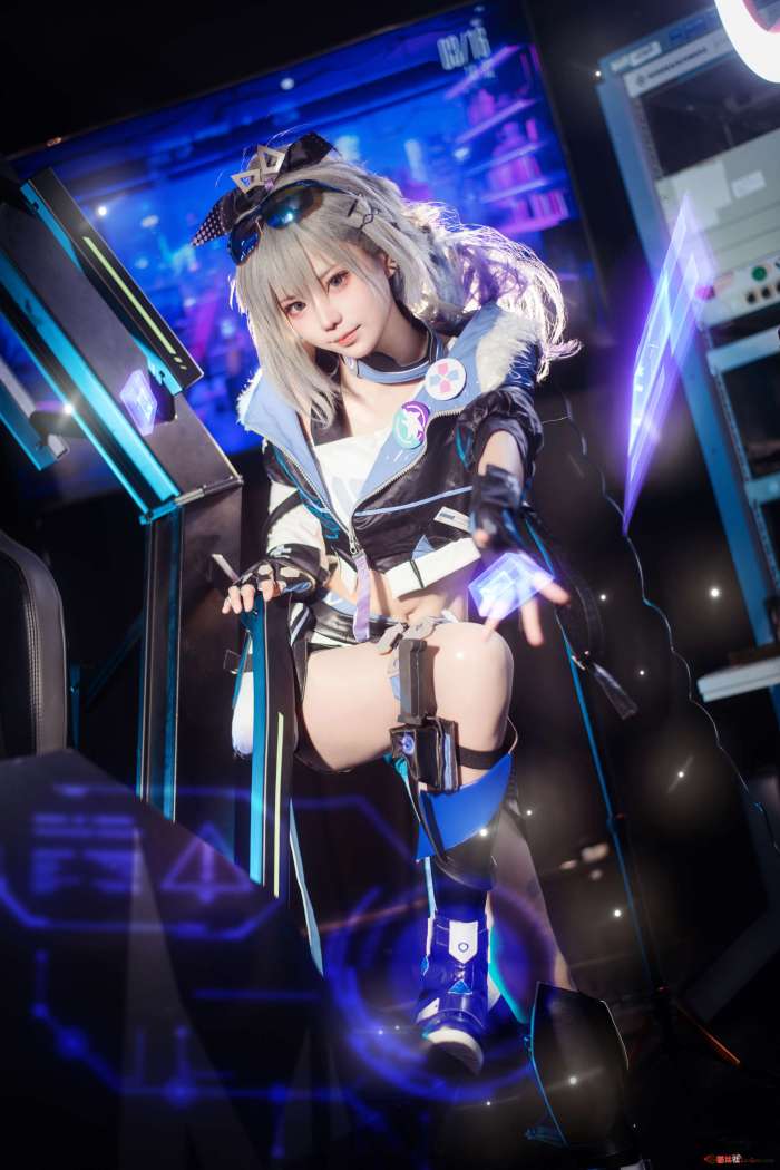 花柒Hana –  崩坏：星穹铁道 银狼 [17P269MB]