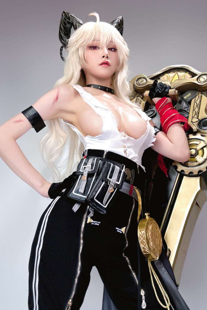 水淼aqua – 贊妮爆衣自拍 [21P-32MB]