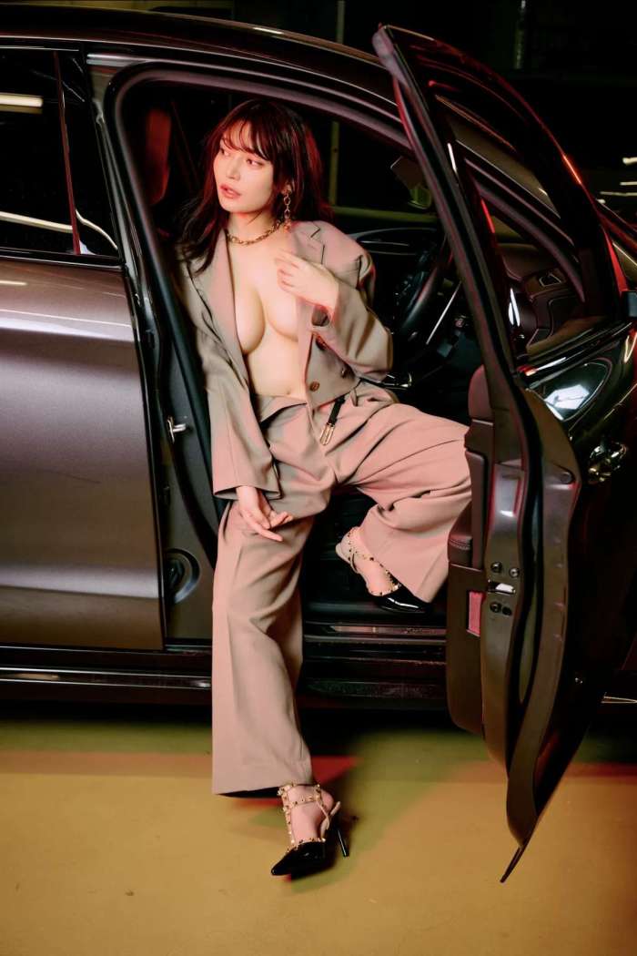 Nitori Sayaka (似鳥沙也加) – FRIDAY GOLD A to Z Vol.10 [16P37MB]