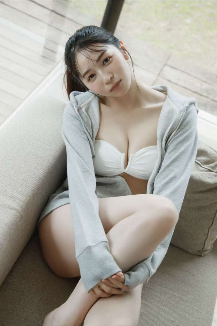 Erika Denya (传谷英里香) – FRIDAY GOLD 昼下がりの艶めき [23P55MB]