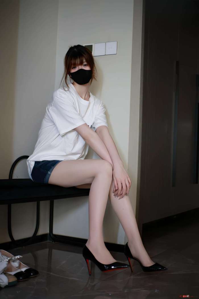 白龙猫女 – 公寓里的肉丝 [29P3V97MB]