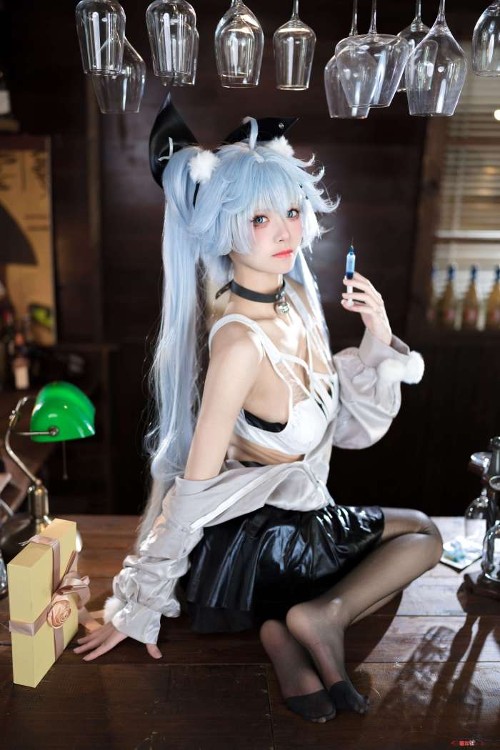 九柒喵 – 芙洛伦 药心  少女前线 [29P167MB]