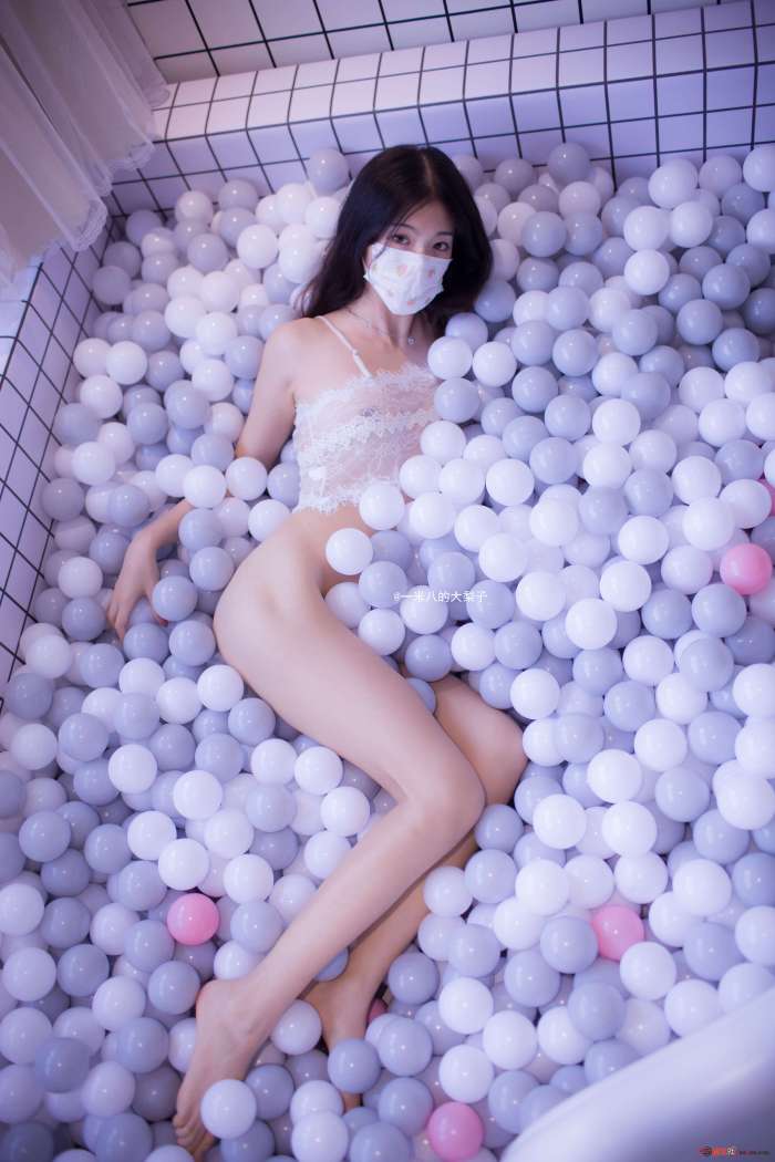 一米八的大梨子 – 海洋球 [32P270MB]