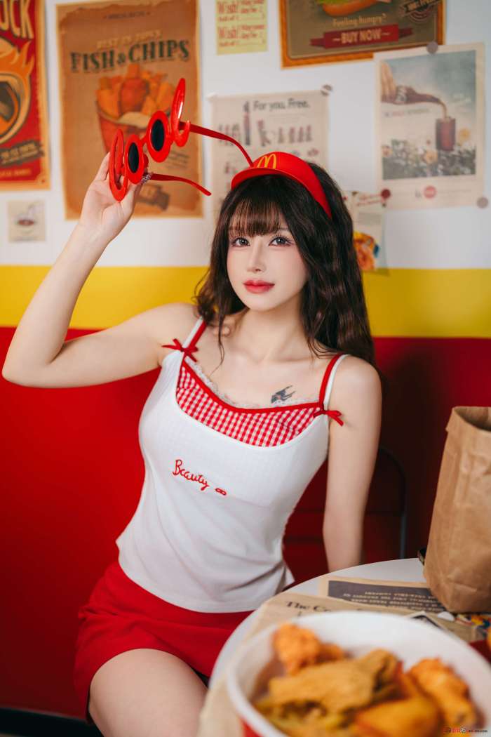 鹿八岁baby – 麦门打工日记 [17P125MB]